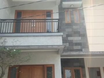 Rumah di Rempoa Ciputat, Tangerang Sel.atan. Baru 2 lantai