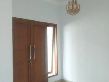 Rumah di Rempoa Ciputat, Tangerang Sel.atan. Baru 2 lantai