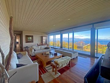 Casa con vista y acceso al Lago Ranco