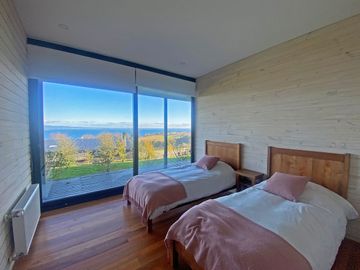 Casa con vista y acceso al Lago Ranco