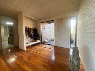 Casa con vista y acceso al Lago Ranco