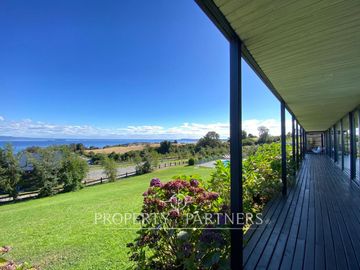 Casa con vista y acceso al Lago Ranco