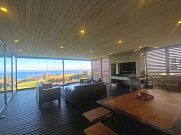 Casa con vista y acceso al Lago Ranco
