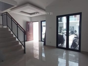 Rumah 2Lt Grand West Residence Perwira Bekasi Utara