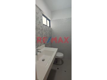 *Se encuentra super bien ubicado en el Malecón Sur- Chorrillos, Límite con Barranco.
*Cuenta con amplias  áreas comunes:  Gym, Sala Bar, Zona BBQ, Co