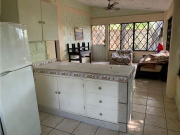 CASA EN VENTA CON VISTA AL LAGO 