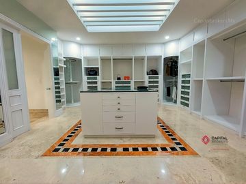 Casa de Lujo  con cine y alberca en venta en colinas de san javier