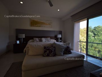 Residencia de Lujo con alberca en Alcazar Poniente