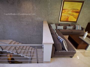Residencia de Lujo con alberca en Alcazar Poniente