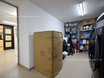 Residencia de Lujo con alberca en Alcazar Poniente