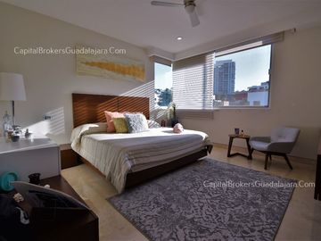 Residencia de Lujo con alberca en Alcazar Poniente