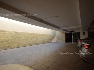 Residencia de Lujo con alberca en Alcazar Poniente