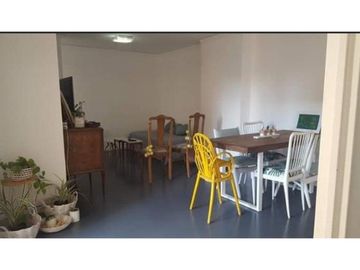 Departamento céntrico de 3 dormitorios con cochera