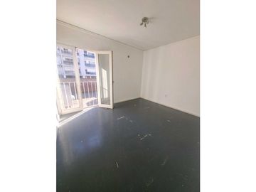 Departamento céntrico de 3 dormitorios con cochera