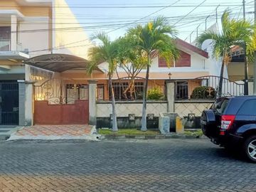 Rumah Luas Klampis Indah di Kawasan Perumahan Surabaya