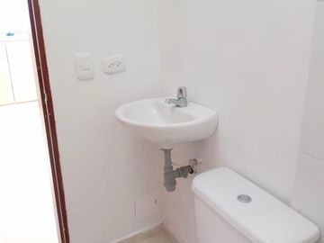 COD. 568 - SE VENDE CASA - BARRIO: BOLIVAR I