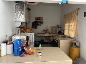 CASA CON ALBERCA, A UNOS MINUTOS DEL CENTRO DE YAUTEPEC, MORELOS
