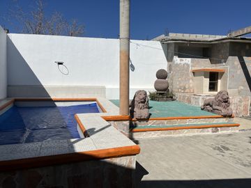 CASA CON ALBERCA, A UNOS MINUTOS DEL CENTRO DE YAUTEPEC, MORELOS