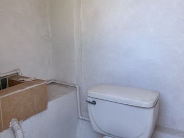 CASA CON ALBERCA, A UNOS MINUTOS DEL CENTRO DE YAUTEPEC, MORELOS