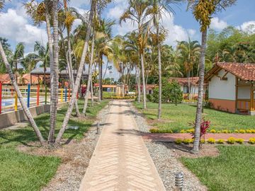 hotel en venta en la tebaida. Cod V16488