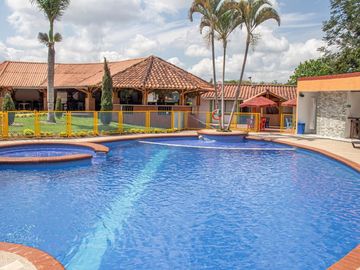 hotel en venta en la tebaida. Cod V16488