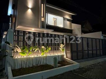 Rumah Modern Bonus Kitchen Set & Cooker Hood BSD Kencana Loka