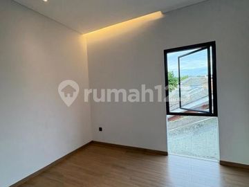 Rumah Modern Bonus Kitchen Set & Cooker Hood BSD Kencana Loka