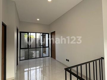 Rumah Modern Bonus Kitchen Set & Cooker Hood BSD Kencana Loka