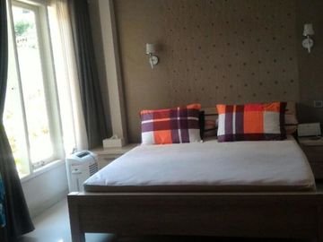 Rumah second cantik 2 lt strategis di Pondok Karya Tang Sel 4 M