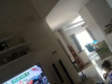 Rumah second cantik 2 lt strategis di Pondok Karya Tang Sel 4 M