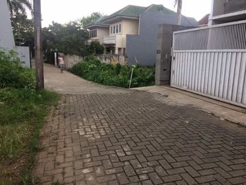 Rumah second cantik 2 lt strategis di Pondok Karya Tang Sel 4 M