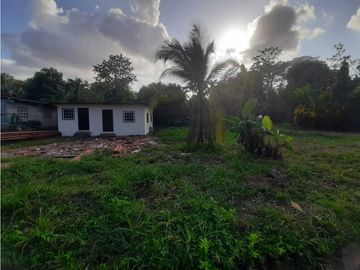 VENDO APARTAMENTO EN LA CHORRERA BARRIO COLÓN MASTRANTO FINAL 370