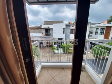 Rumah 2 Lantai Full Furnished Dalam Cluster di Pangkalan Jati