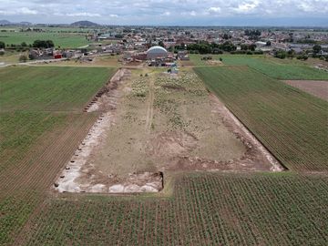 TERRENO EN VENTA EN MEXICALTZINGO, BARDEADO A 8 MIN DE GALERIAS METEPEC