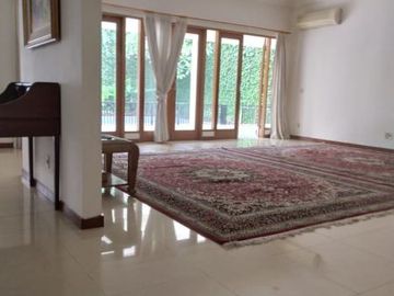 DISEWAKAN RUMAH CLUSTER CANTIK (Siap Huni/Ada Kolam Renang) DI JL. MPR CIPETE SELATAN JAKARTA SELATAN