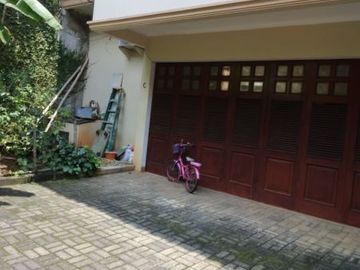 DISEWAKAN RUMAH CLUSTER CANTIK (Siap Huni/Ada Kolam Renang) DI JL. MPR CIPETE SELATAN JAKARTA SELATAN