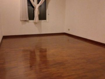 DISEWAKAN RUMAH CLUSTER CANTIK (Siap Huni/Ada Kolam Renang) DI JL. MPR CIPETE SELATAN JAKARTA SELATAN
