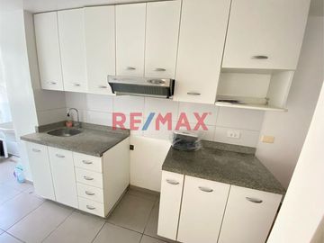 La oportunidad de vivir en un moderno Condominio como es Casa Club Recrea Los Nogales... Exclusivo Departamento en la Torre 14 de sólo 2 años de antig