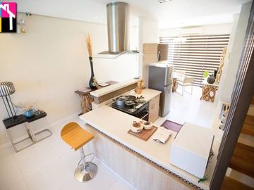FOR RENT FURNISHED HOUSE WITH 2 BEDROOM PLUS PARKING AND COMMON POOL
