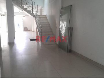 Venta Casa Comercial 3 Pisos Alto Trujillo Barrio 3
