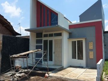 Rumah dekat Bandara Abd Saleh Pakis Malang Unika