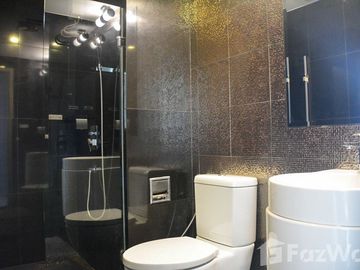 2 Bedroom Condo for sale at 2-bedroom high floor modern condo close to BTS Thonglor [ABKK27842]
