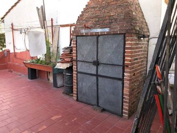 Casa para 2 Familias en venta en Lanus Oeste