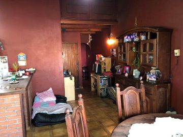 Casa para 2 Familias en venta en Lanus Oeste