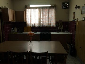 Casa para 2 Familias en venta en Lanus Oeste