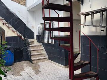 Casa para 2 Familias en venta en Lanus Oeste