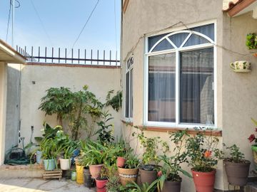 VENTA Casa con Departamento independiente, 2 o 3 recamaras, cisterna, portón.