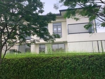 DIJUAL RUMAH SANGAT MEWAH BAGUS DI LANCEWOOD AT NAVAPARK BSD