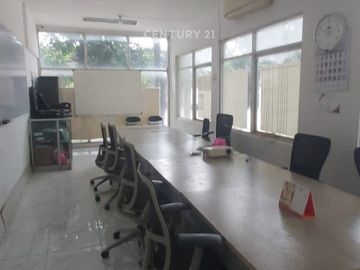 SHOWROOM MOBIL Lokasi Strategis Di Jl Jend Sudirman Kranji