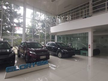 SHOWROOM MOBIL Lokasi Strategis Di Jl Jend Sudirman Kranji